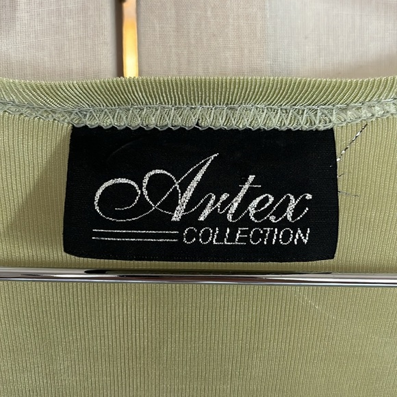 Artex Collection Vintage Skirt and Long Sleeve Matching Set - Picture 5 of 6